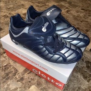 Eletto E-flash Soccer Shoes Size 5.5